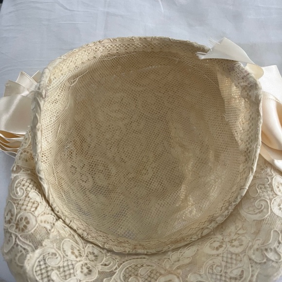 Rare museum quality 1930s bridal hat Chantilly lace and ribbons cream - Picture 15 of 15
